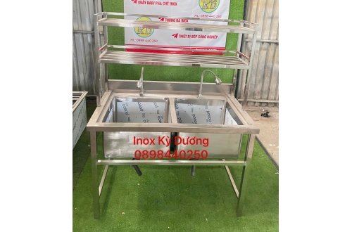 CHẬU RỬA CÔNG NGHIỆP CÓ CHÂN HAI HỌC VÀ KỆ SONG TRÊN